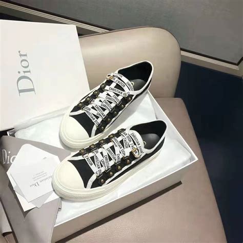 dior kop en chotel|dior women's shoes.